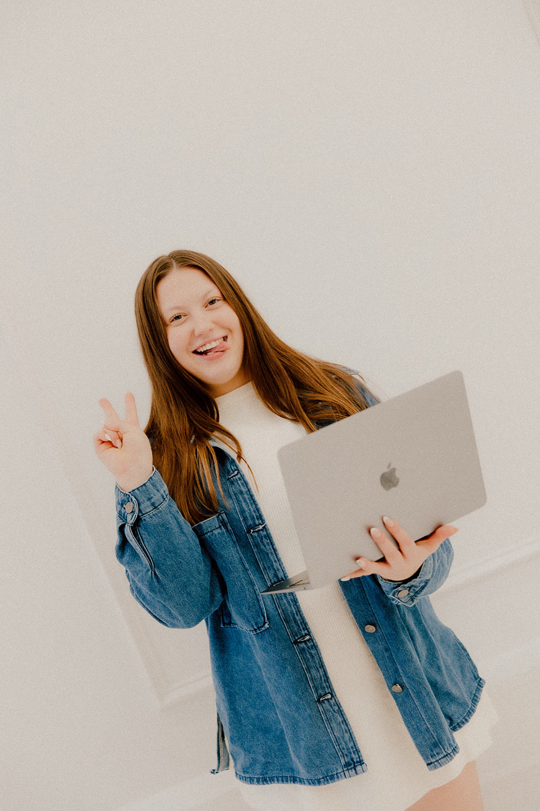 5 reasons to hire chloe yacapraro photography